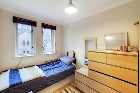 8 Quadrangle Close, London, SE1 4SQ