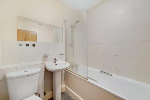 8 Quadrangle Close, London, SE1 4SQ