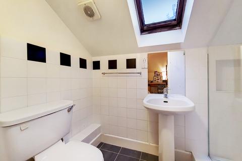 8 Quadrangle Close, London, SE1 4SQ