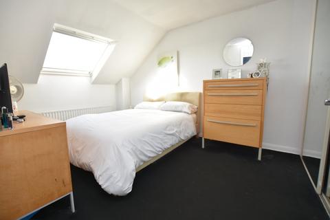 15 Reverend Close, Harrow, HA2 8DP
