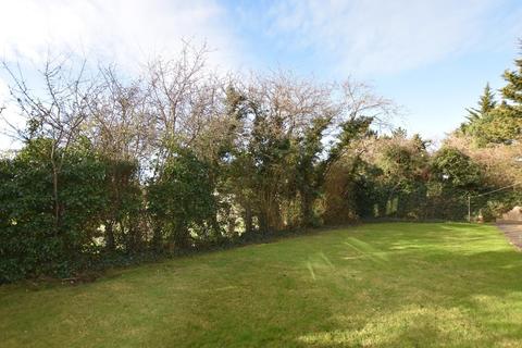 15 Reverend Close, Harrow, HA2 8DP