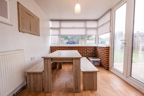 35 Greenhithe Close, Sidcup, DA15 8EE