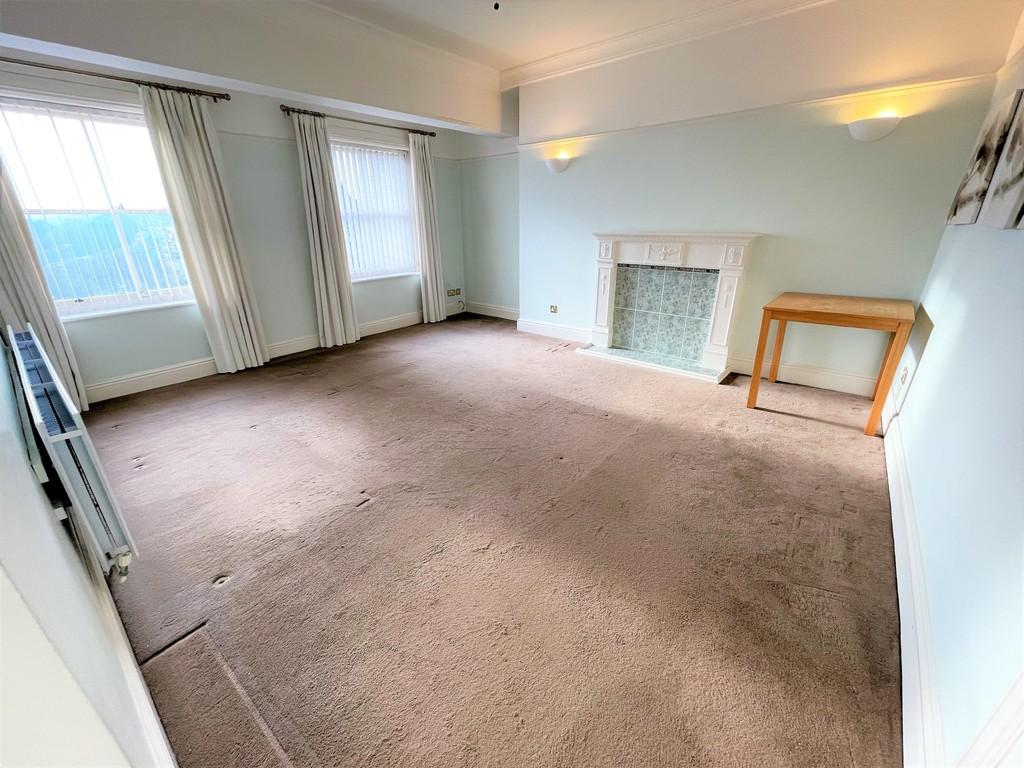 Prince Of Wales Apartments, Prince Of... 2 bed apartment £215,000