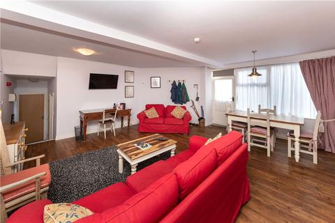 6 Dawsons Court, Settle, BD24 9RX