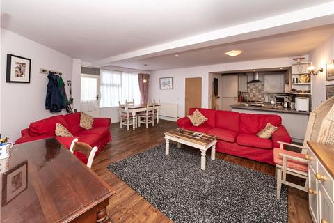 6 Dawsons Court, Settle, BD24 9RX
