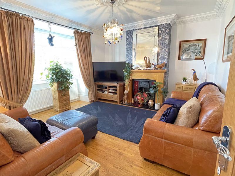 Avenue, StocktononTees... 4 bed semidetached house £255,000