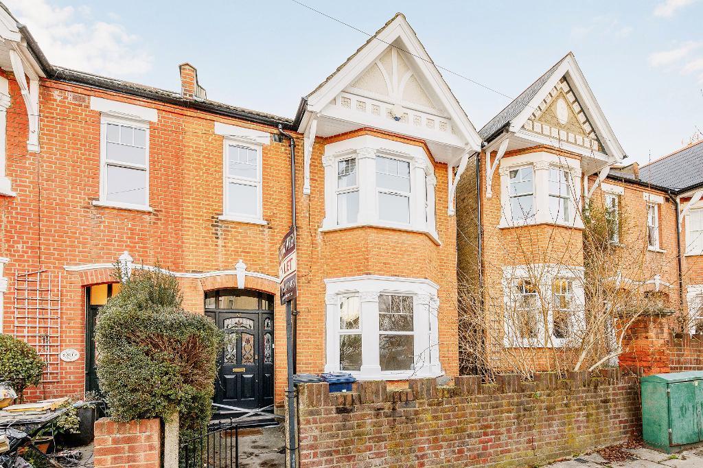 Grove Avenue, Hanwell, London, W7 3ES 5 bed semidetached house £
