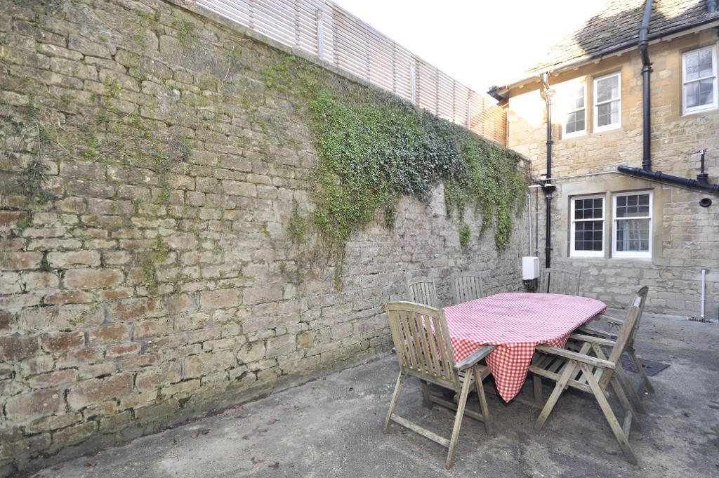 Rear courtyard