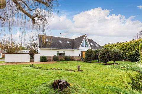 10 Oak Way, Ashtead, KT21 1LQ