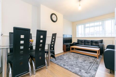 2 Vicarage Fields, Walton-on-thames, KT12 2EL