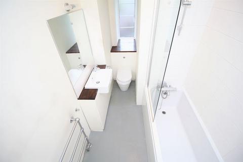 1 bedroom apartment to rent, Du Cane Court Balham High Road Balham SW17 7JF