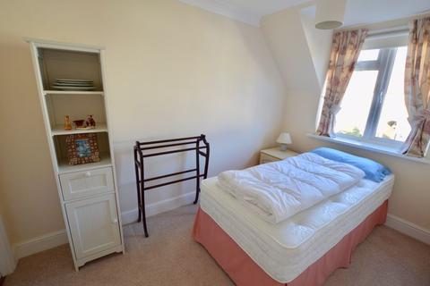 15 Dixons Road, Market Deeping, Peterborough, PE6 8AG