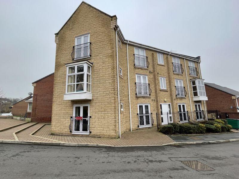 Ashby Gardens, Hyde, SK14 3EY 2 bed apartment £120,000