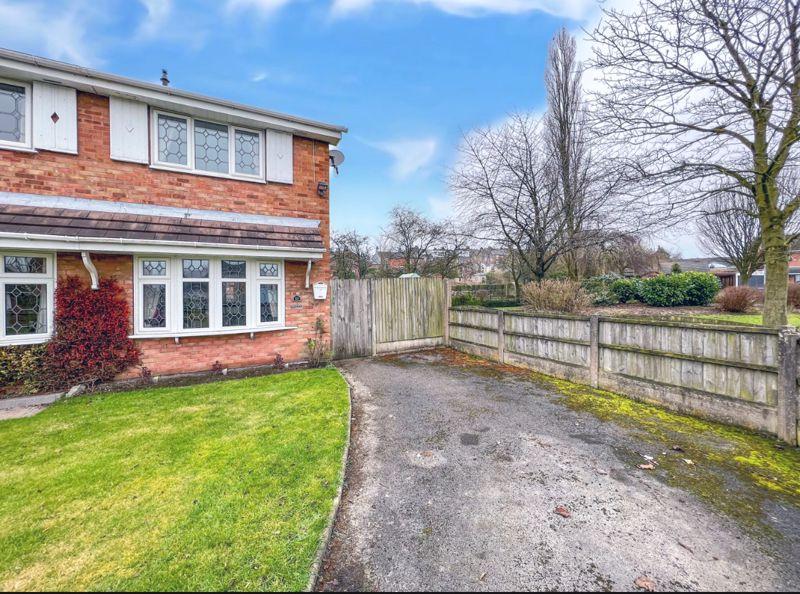 Diamond Close, Biddulph, ST8 6JP 2 bed semidetached house £159,950