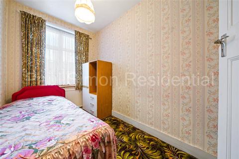 39 Sandringham Road, London, N22 6RB