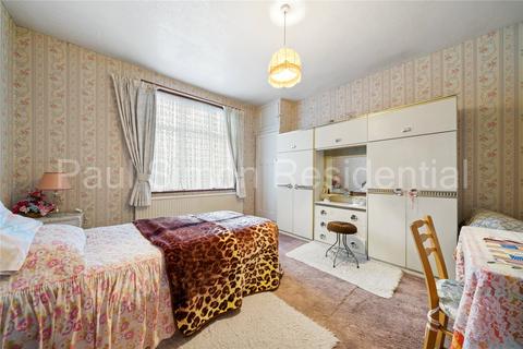 39 Sandringham Road, London, N22 6RB