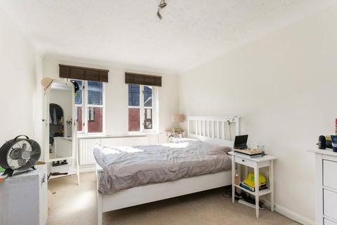 2 bedroom apartment to rent, Balfour Court, Station Road, Harpenden, Hertfordshire, AL5