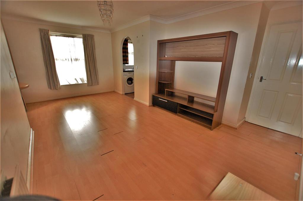 Bridge Court, Welwyn Garden City 2 bed flat £250,000