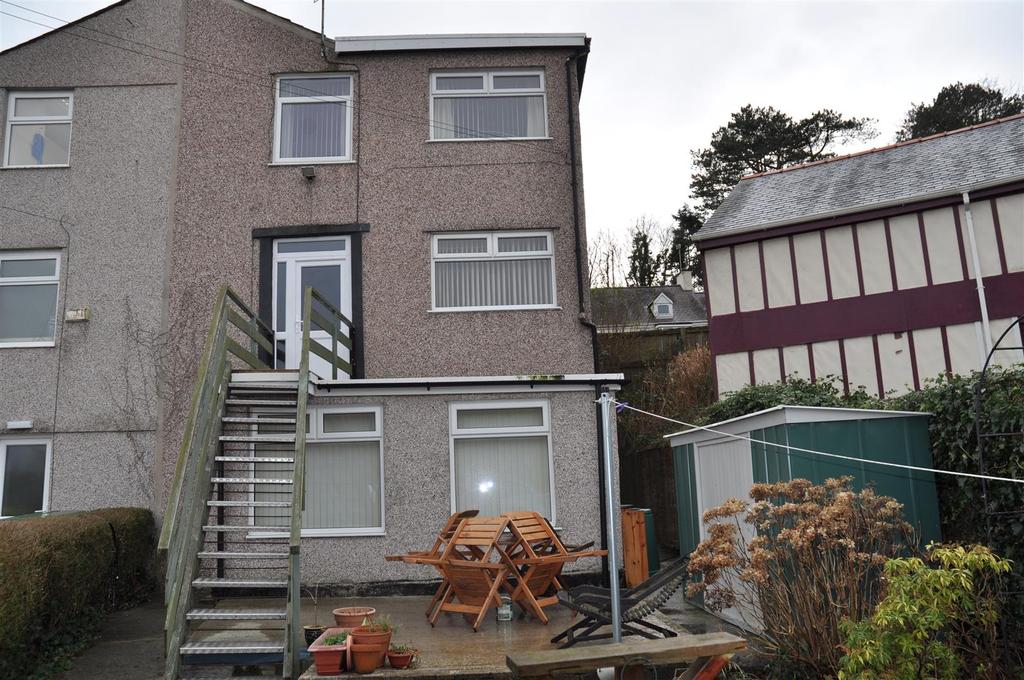 High Street, Llangefni 1 bed house £370 pcm (£85 pw)