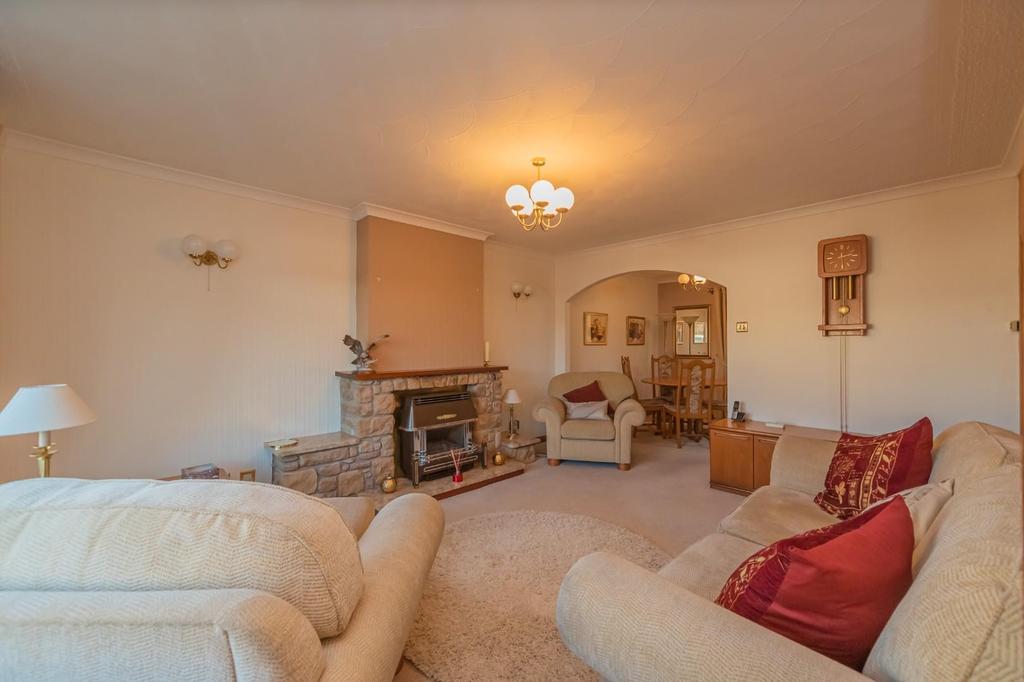 Nevis Crescent, Alloa 2 bed semidetached house £164,995