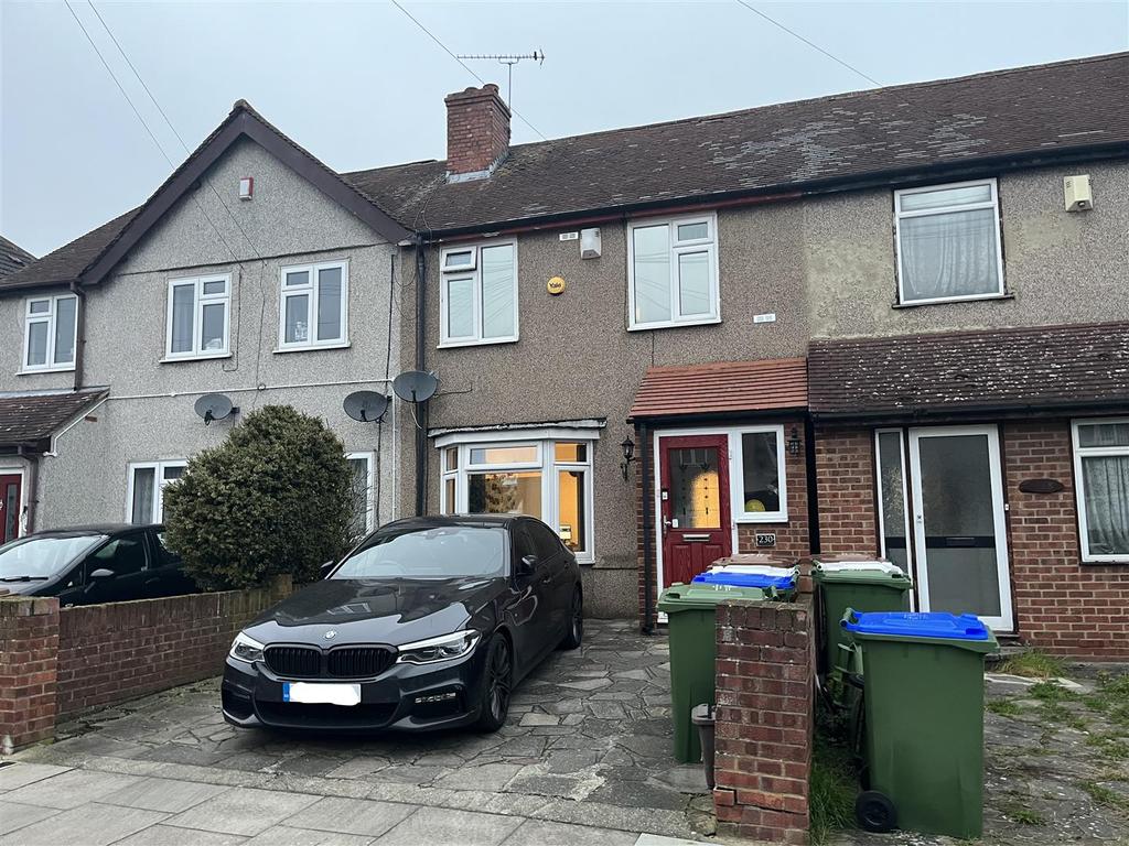Montrose Avenue, Welling 3 bed terraced house £1,600 pcm (£369 pw)