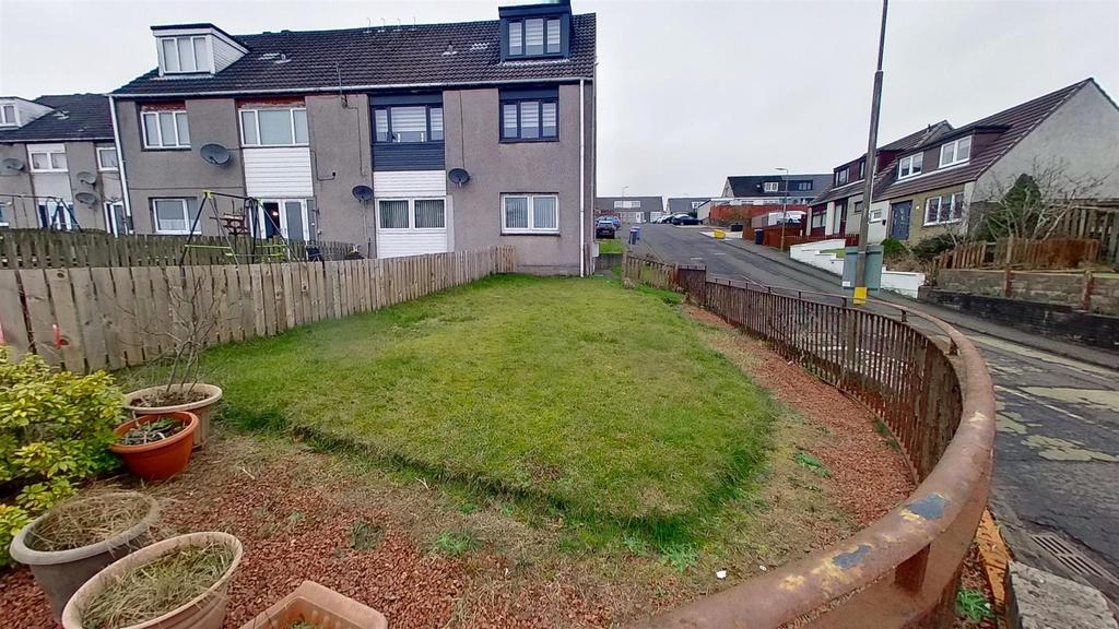 Drummond Place, Blackridge, Bathgate 3 bed £84,000