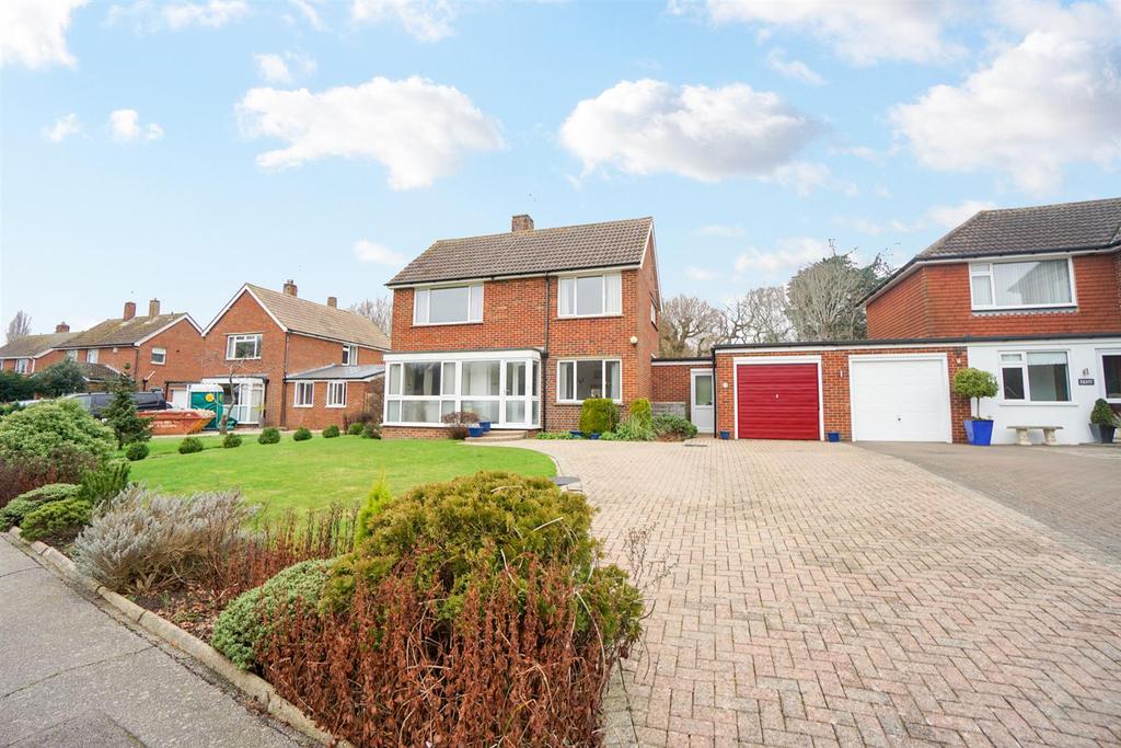 Gillsmans Park, St. Leonardsonsea 3 bed detached house £500,000