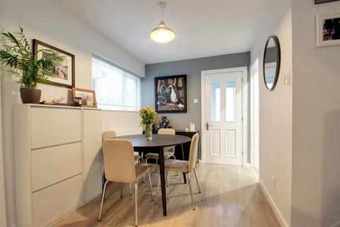 5 Beckets Square, Berkhamsted, HP4 1BZ
