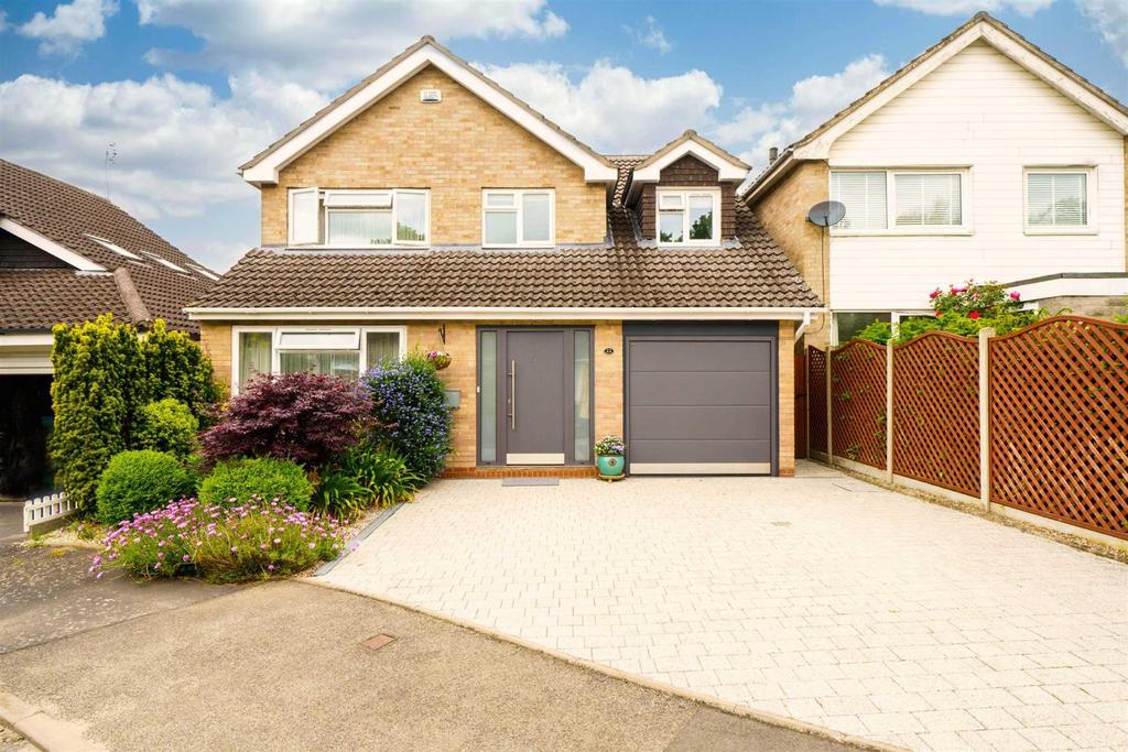 Castle Close, Warwick 4 bed detached house £725,000