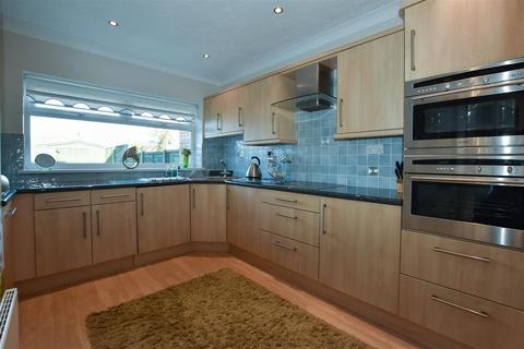 14 Ashgate Road, Willerby, Hull, HU10 6HN