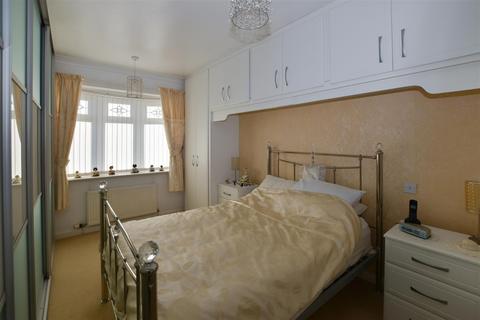 14 Ashgate Road, Willerby, Hull, HU10 6HN