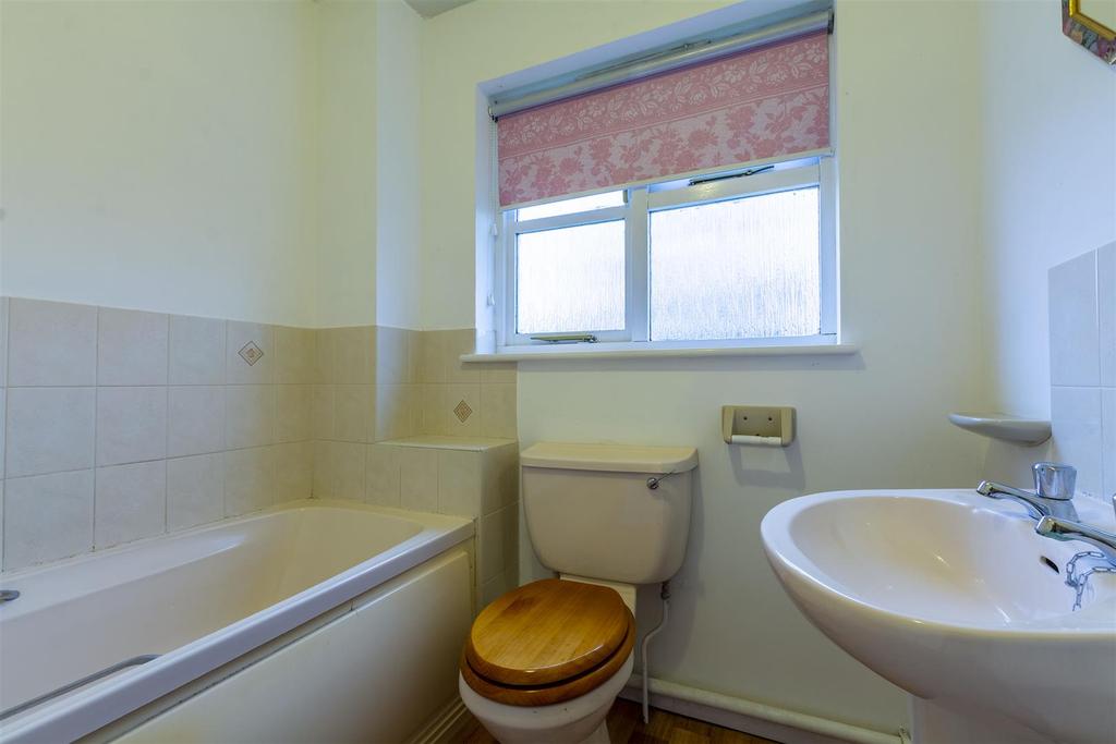 Bathroom (2)-HDR copy.jpg