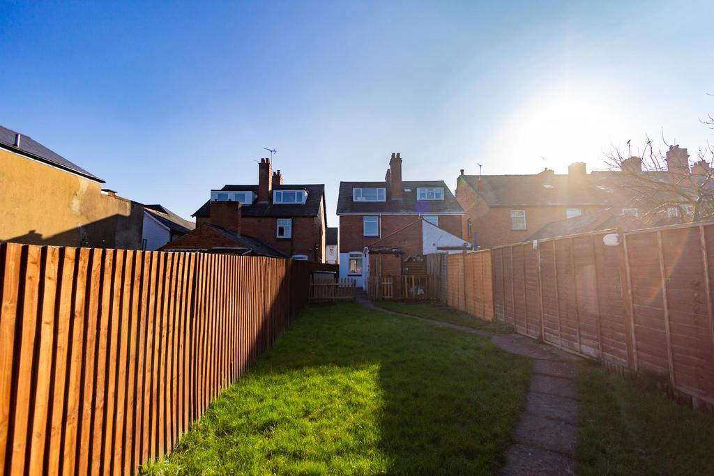 Easemore Road, Redditch 3 bed property £875 pcm (£202 pw)