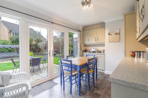 6 Ivybridge, Broxbourne, EN10 7LH