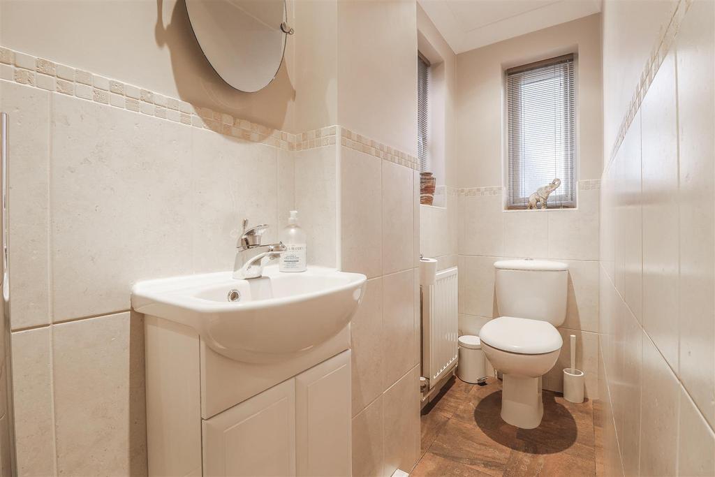 Downstairs shower