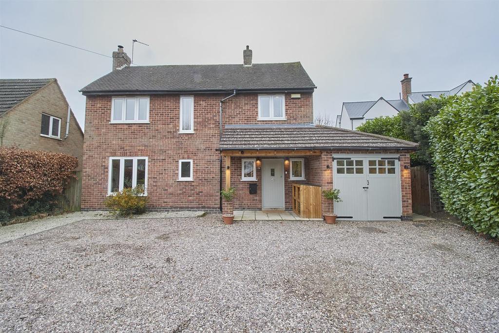 Hollycroft, Hinckley 3 bed detached house £495,000