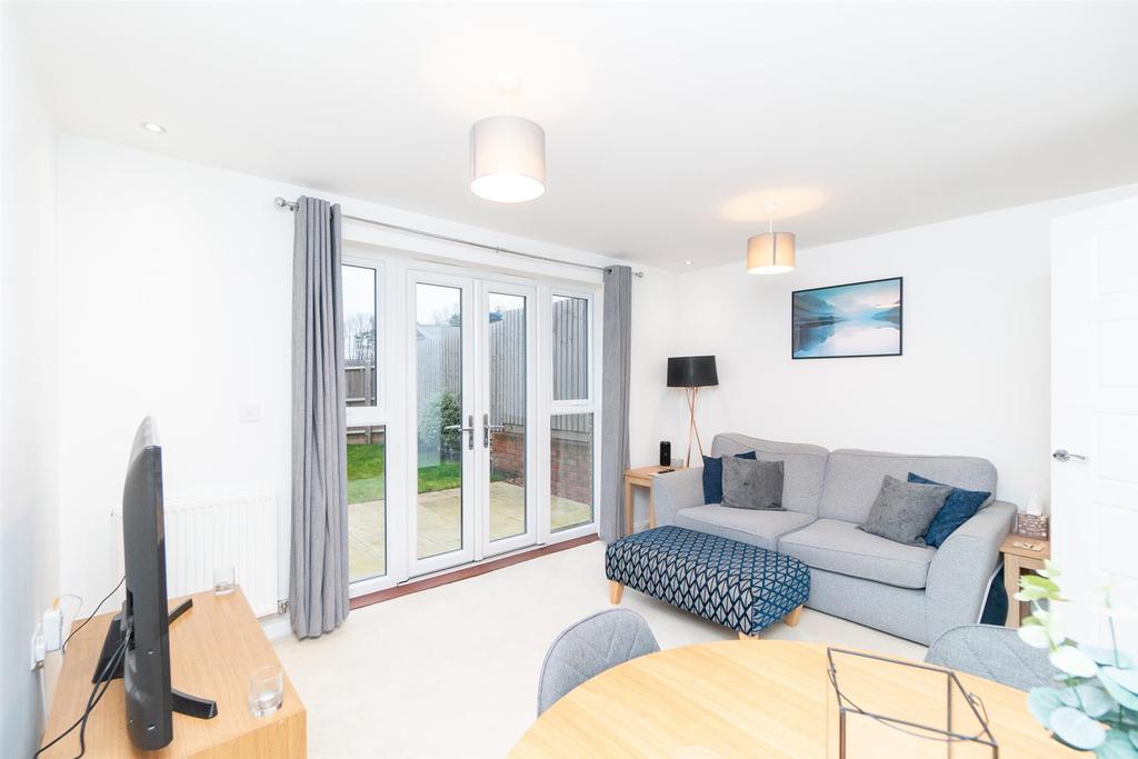 Lounge/Dining Room