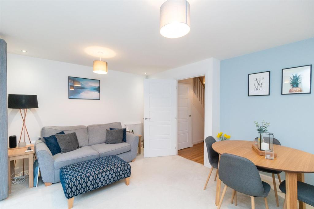 Lounge/Dining Room