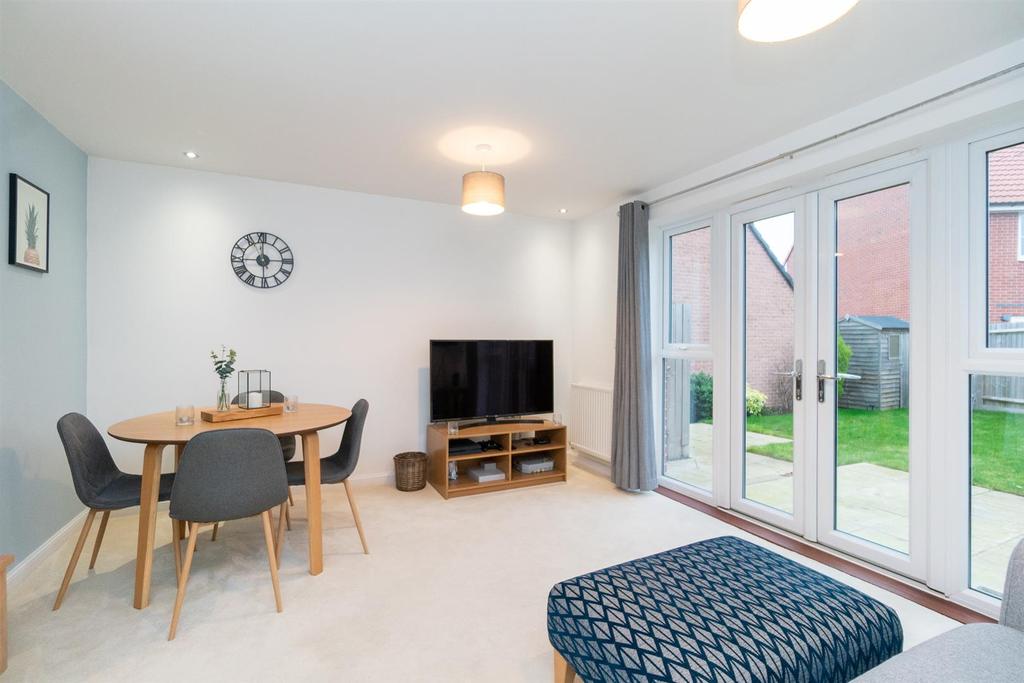Lounge/Dining Room
