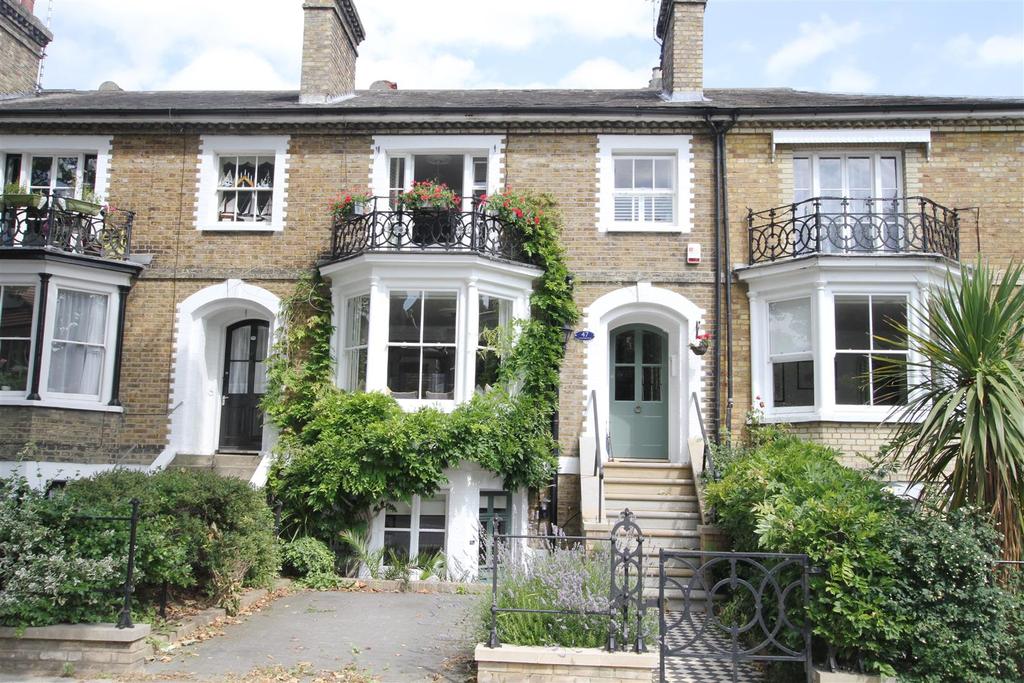 Cambridge Road, SouthendOnSea 5 bed terraced house £925,000