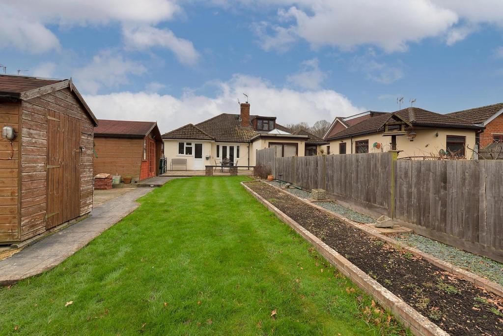 Warrington Road, Paddock Wood, Tonbridge 2 bed semidetached house £