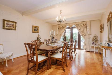 22 Barham Road, London, SW20 0ET
