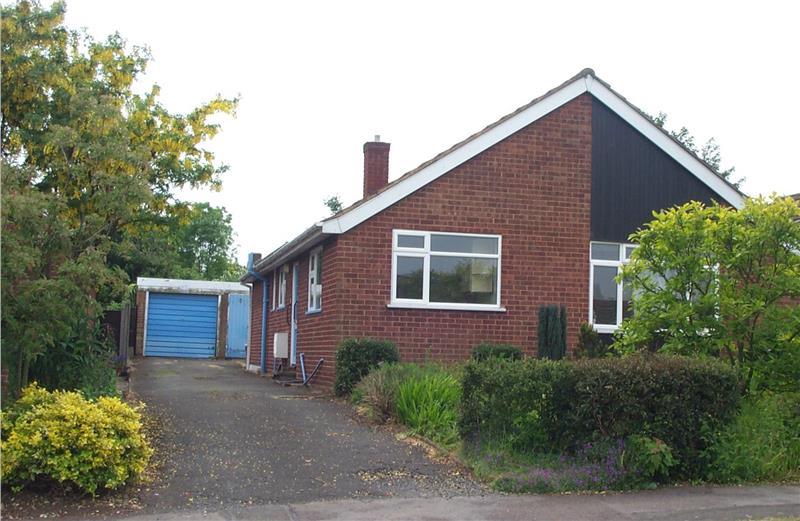 Sherwood Road, Stoke Golding... 3 bed detached bungalow £895 pcm (£