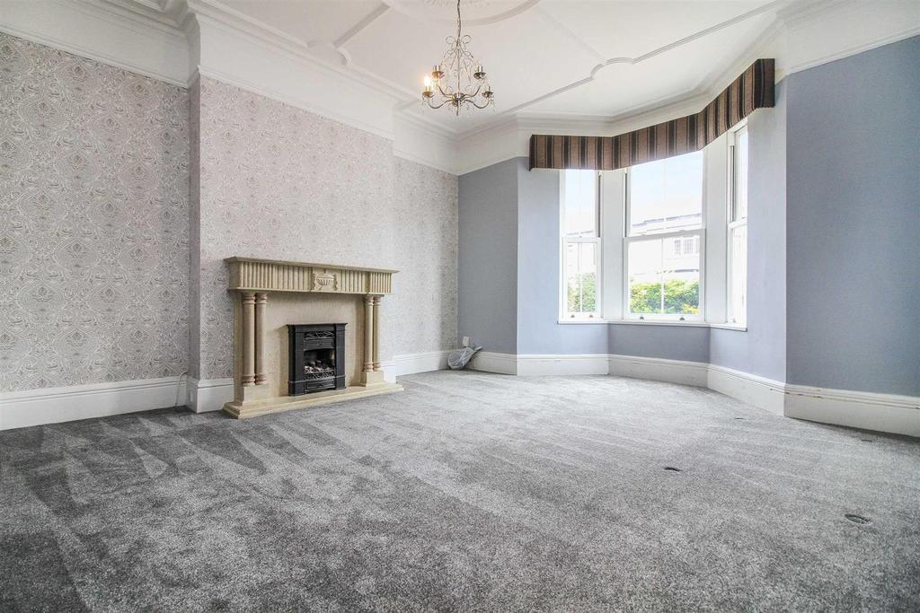 Roxburgh Terrace, Whitley Bay 5 bed terraced house £349,950