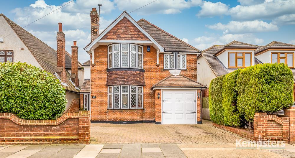Blackshots Lane, Grays 4 bed detached house £725,000