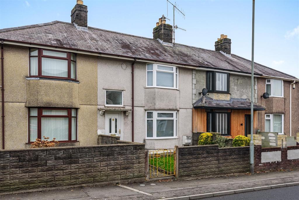 Pentregethin Road, Cwmbwrla, Swansea 3 bed terraced house for sale £