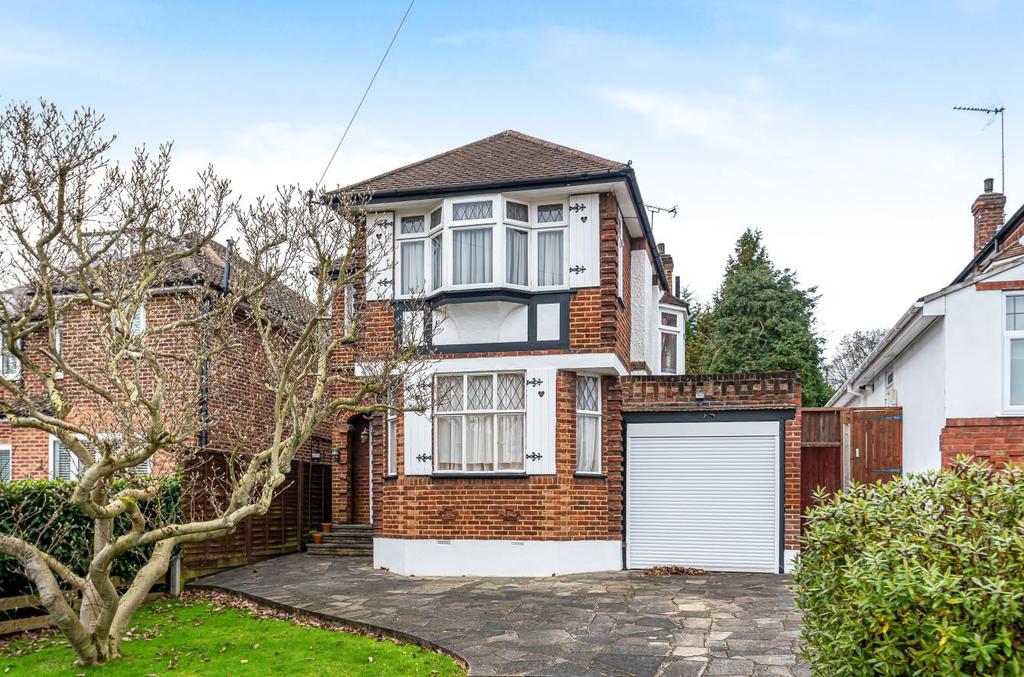Greenway Close, Totteridge 3 bed detached house £1,000,000