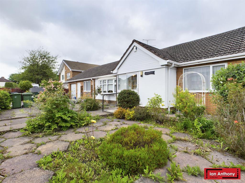 Kenyons Lane, Lydiate, Liverpool 3 bed detached bungalow £369,950