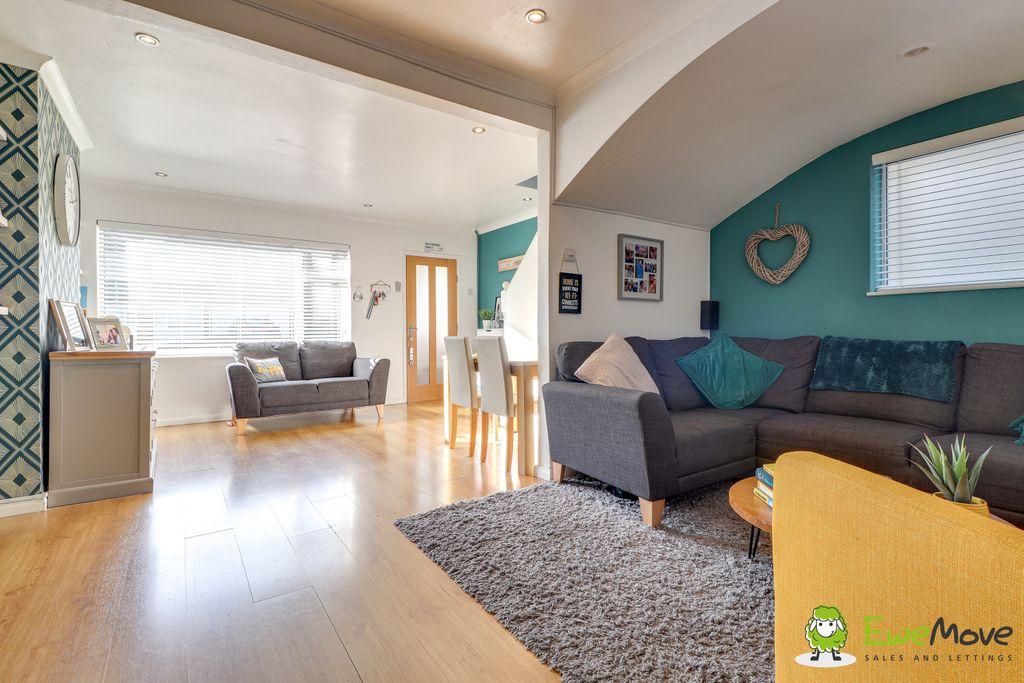 Birchen Grove, Luton LU2 7TJ 2 bed semidetached house £280,000