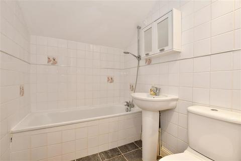 1 bedroom flat for sale - High Road, Loughton, Essex